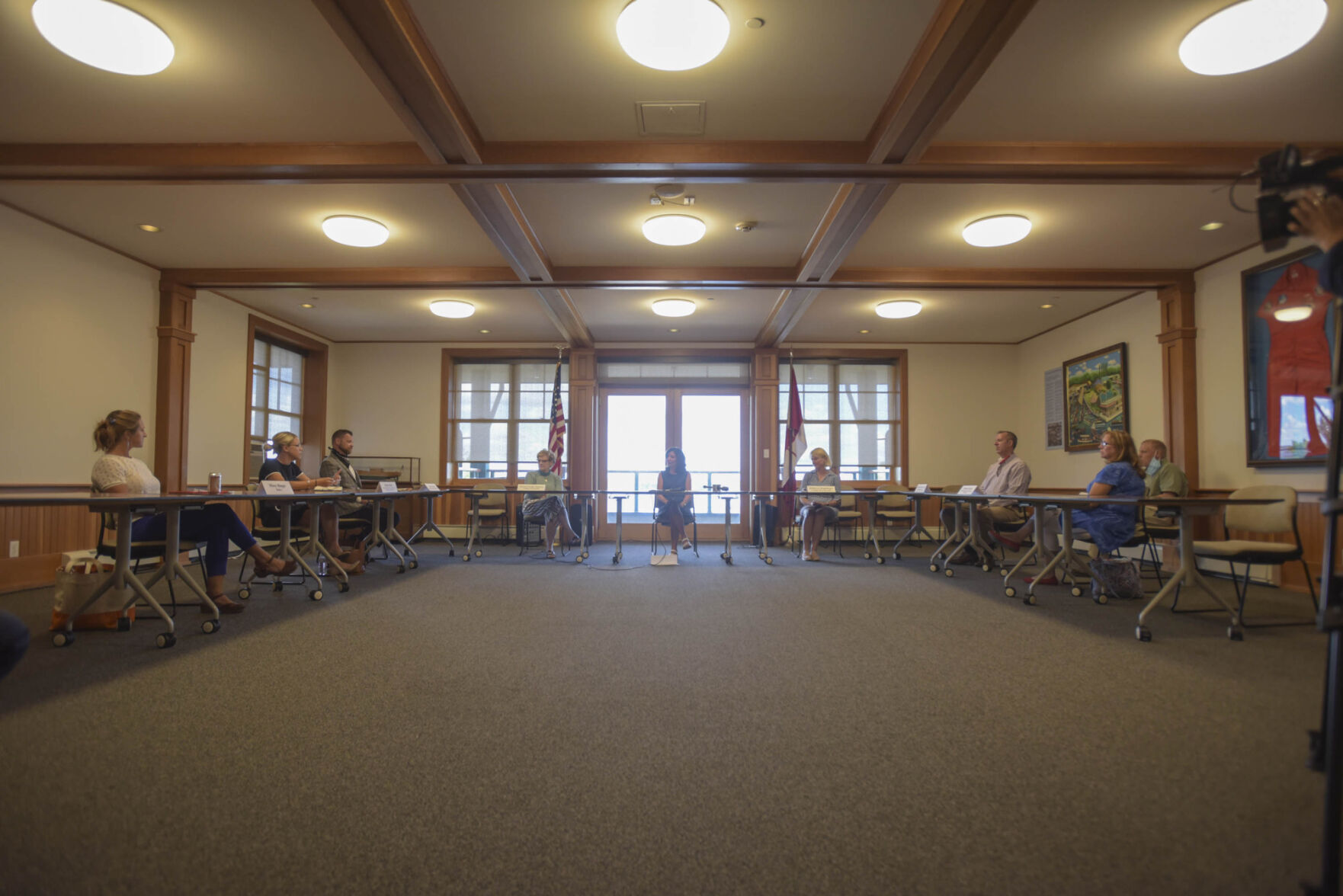 Hochul hosts roundtable on tourism struggle